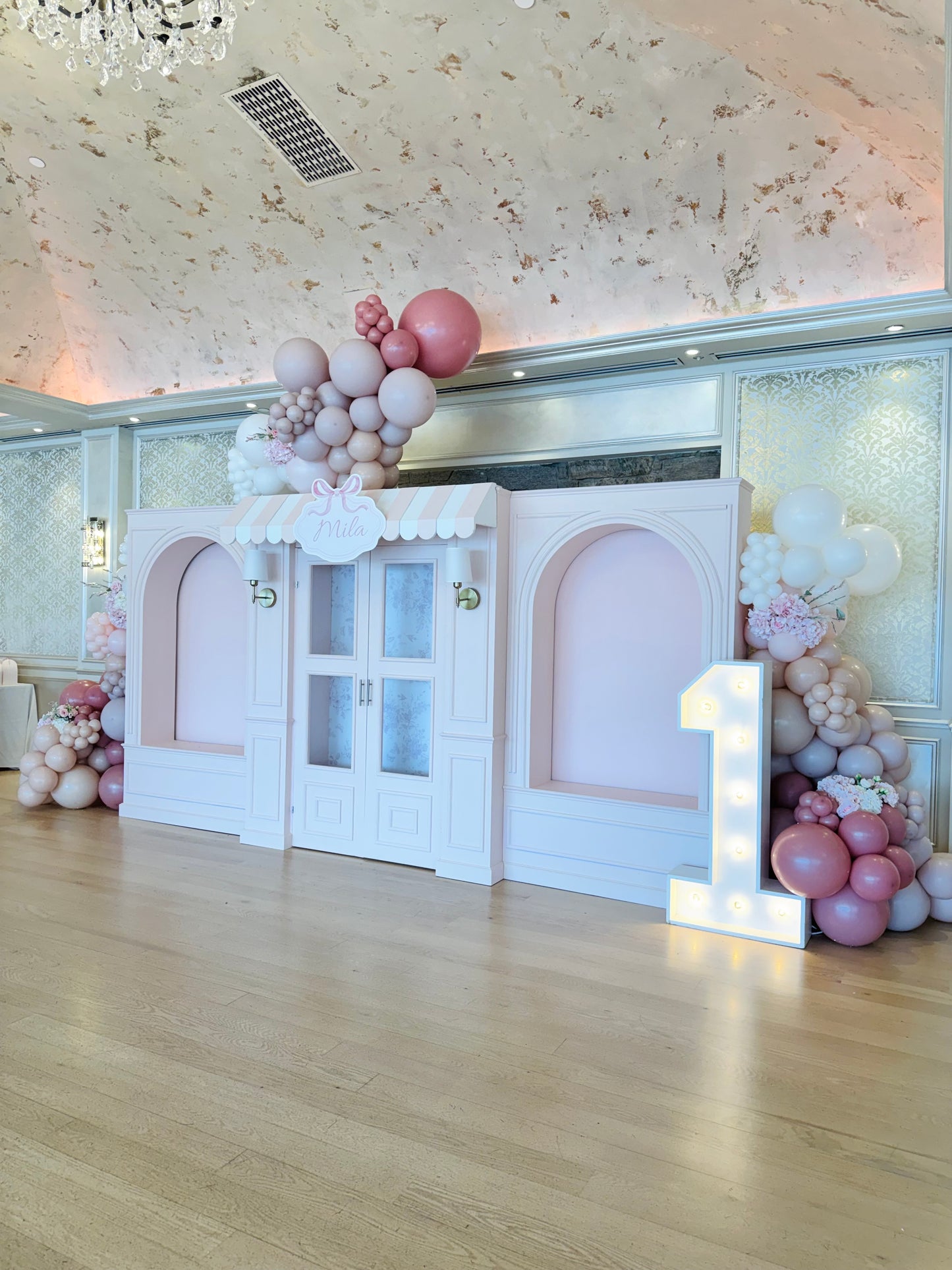 ELEGANT STORE FRONT