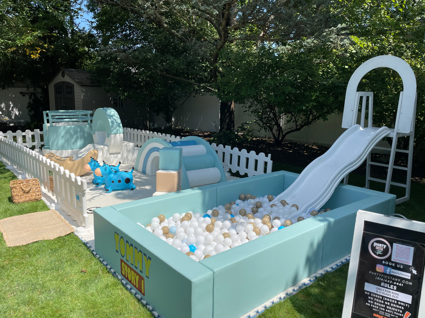 PREMIUM PLAY AREA
