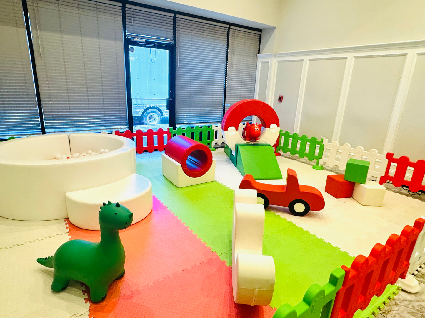 MEDIUM PLAY AREAS
