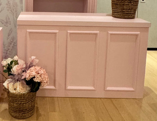 ELEGANT TABLE