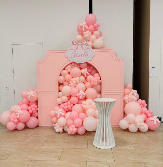 ELEGANT ARCH WITH BALLOONS