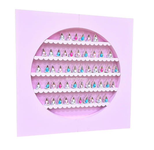 GIANT FAVOR WALL